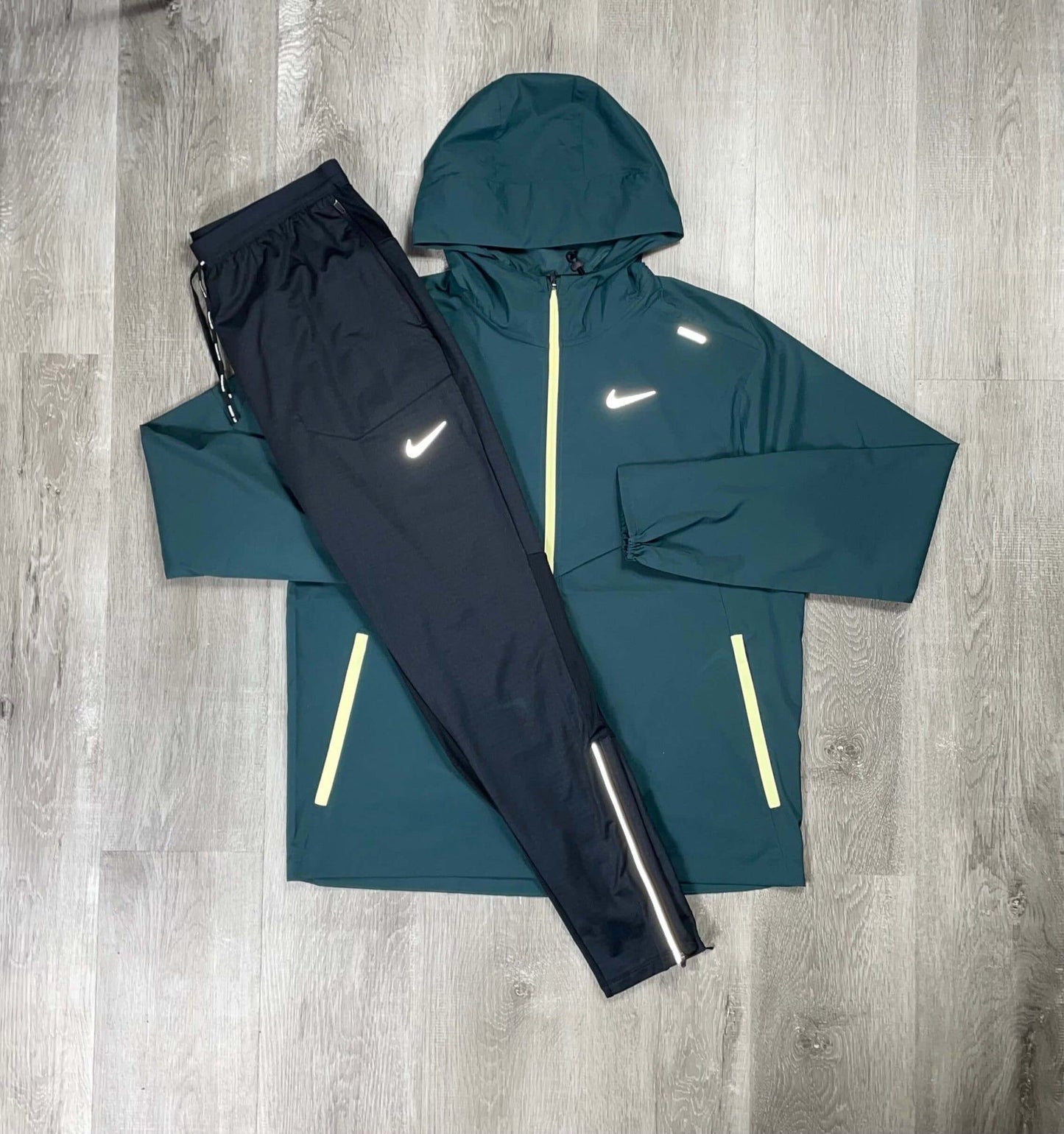 Nike Windrunner & Phenom Pants Deep Jungle / Black